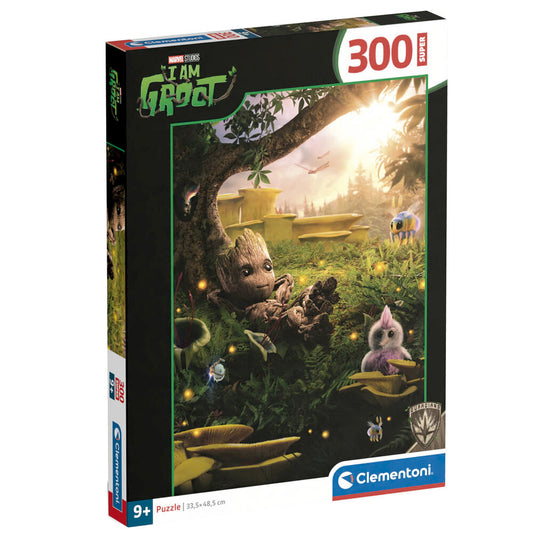 Caja del puzzle Yo Soy Groot Marvel de 300 piezas de Clementoni, con Baby Groot apoyado en un árbol rodeado de criaturas del bosque iluminado