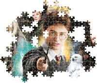 Puzzle Harry Potter y los Profesores de Hogwarts de 500 piezas de Clementoni parcialmente montado, mostrando las piezas encajadas