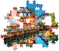 Puzzle Casco Antiguo de Estrasburgo de 500 piezas de Clementoni parcialmente montado, mostrando las piezas encajadas