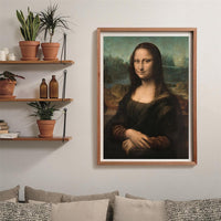 Puzzle La Mona Lisa 1000 piezas Clementoni Museum Collection montado y enmarcado en madera sobre pared, junto a estanterías con plantas y libros
